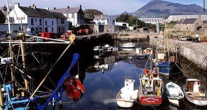 MONEYDARRAGH COTTAGE - mountain and sea views -Hot Tub available for hire