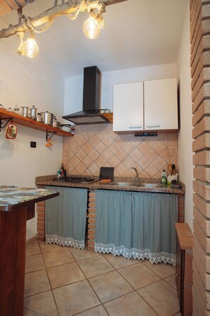 Fridge, microwave, stovetop, coffee/tea maker - Two-room apartment Levante - Residence Su Prelau- Sardinia South West Coast (GONNESA)