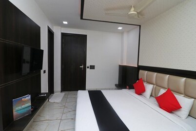 Grand Sparrow Inn Hotel, Agra