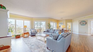 TV - Spacious Oceanfront Villa with 4th Floor Ocean Views! (Hilton Head)