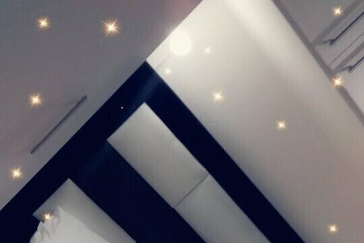Deluxe Room | Individually decorated, individually furnished, bed sheets