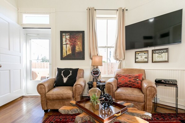 TV, Netflix, streaming services