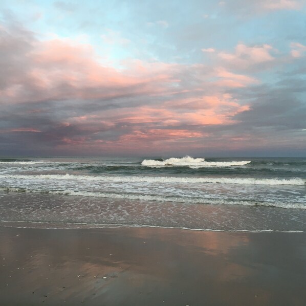 Beach - One Block from Beach and Boardwalk (Ventnor City)