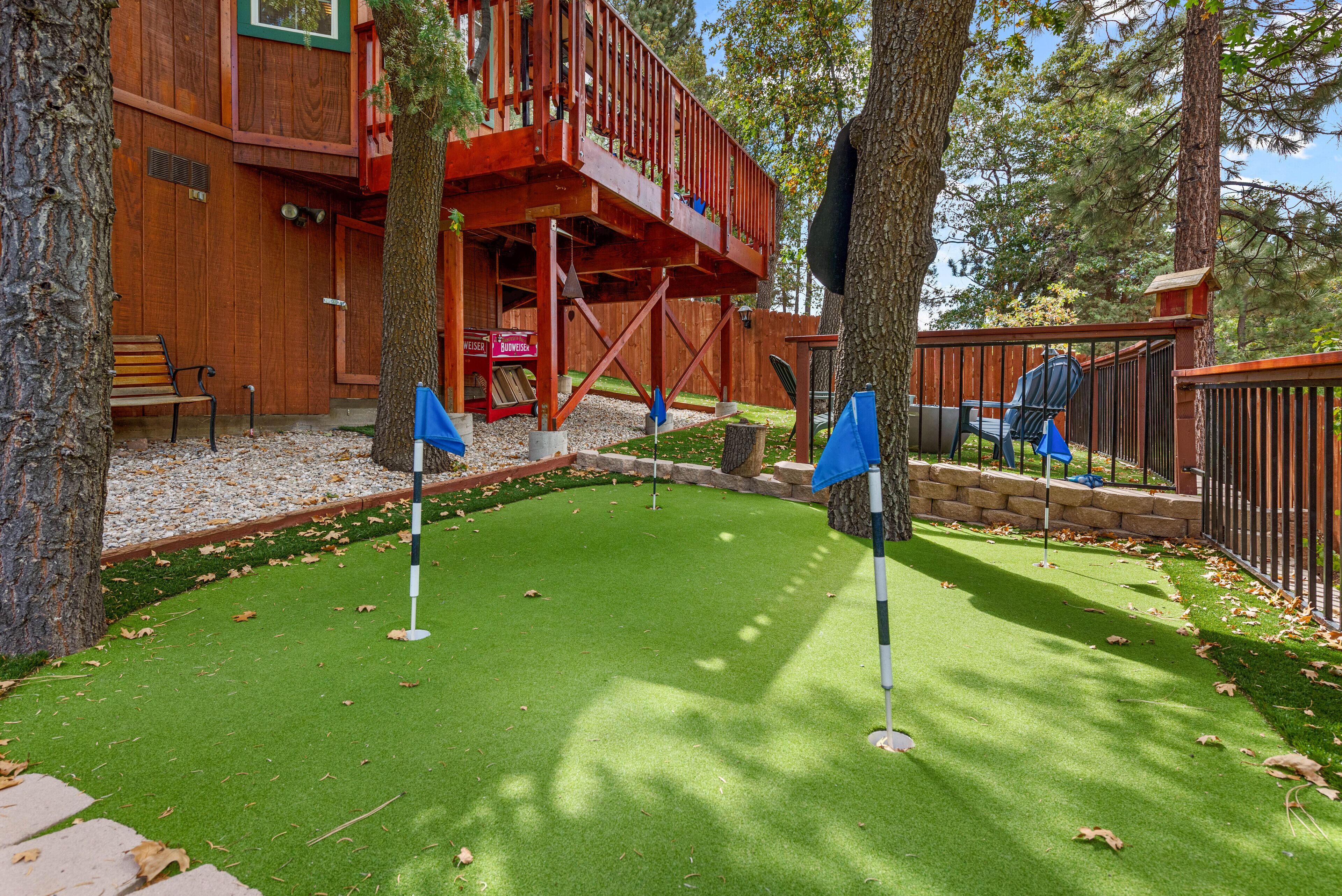 Oaktree House -  Beautiful log style Moonridge home surrounded by pines and oak trees!
