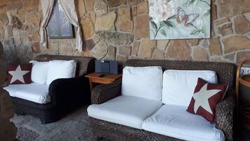 3 slaapkamers, een strijkplank/strijkijzer, gratis wifi, beddengoed