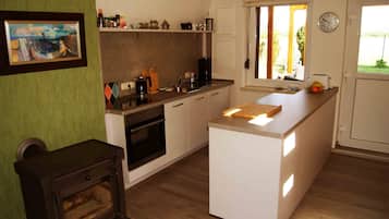 Kühlschrank, Ofen, Herdplatte, Geschirrspüler
