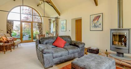 1 bedroom accommodation in Rufford, near Newark