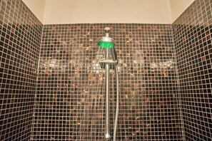 Shower, hair dryer, bathrobes, slippers - Abbraccio di Romeo e Giulietta (Verona)