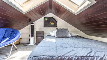 3 bedrooms, desk, free WiFi, bed sheets