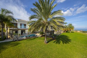 Exterior - Protaras Seafront Villa El Greco (Protaras)