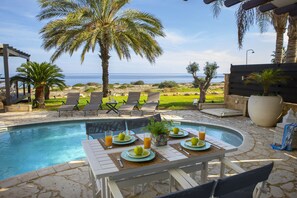 Outdoor dining - Protaras Seafront Villa El Greco (Protaras)