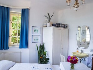 1 chambre, bureau, Wi-Fi, draps fournis
