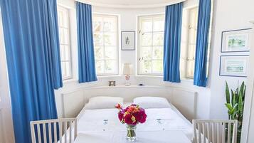 1 slaapkamer, een bureau, wifi, beddengoed