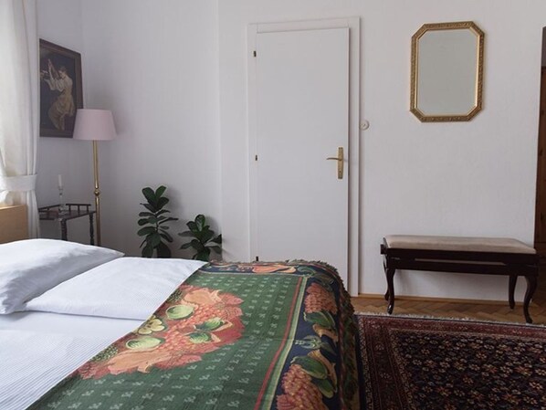 1 chambre, bureau, Wi-Fi, draps fournis
