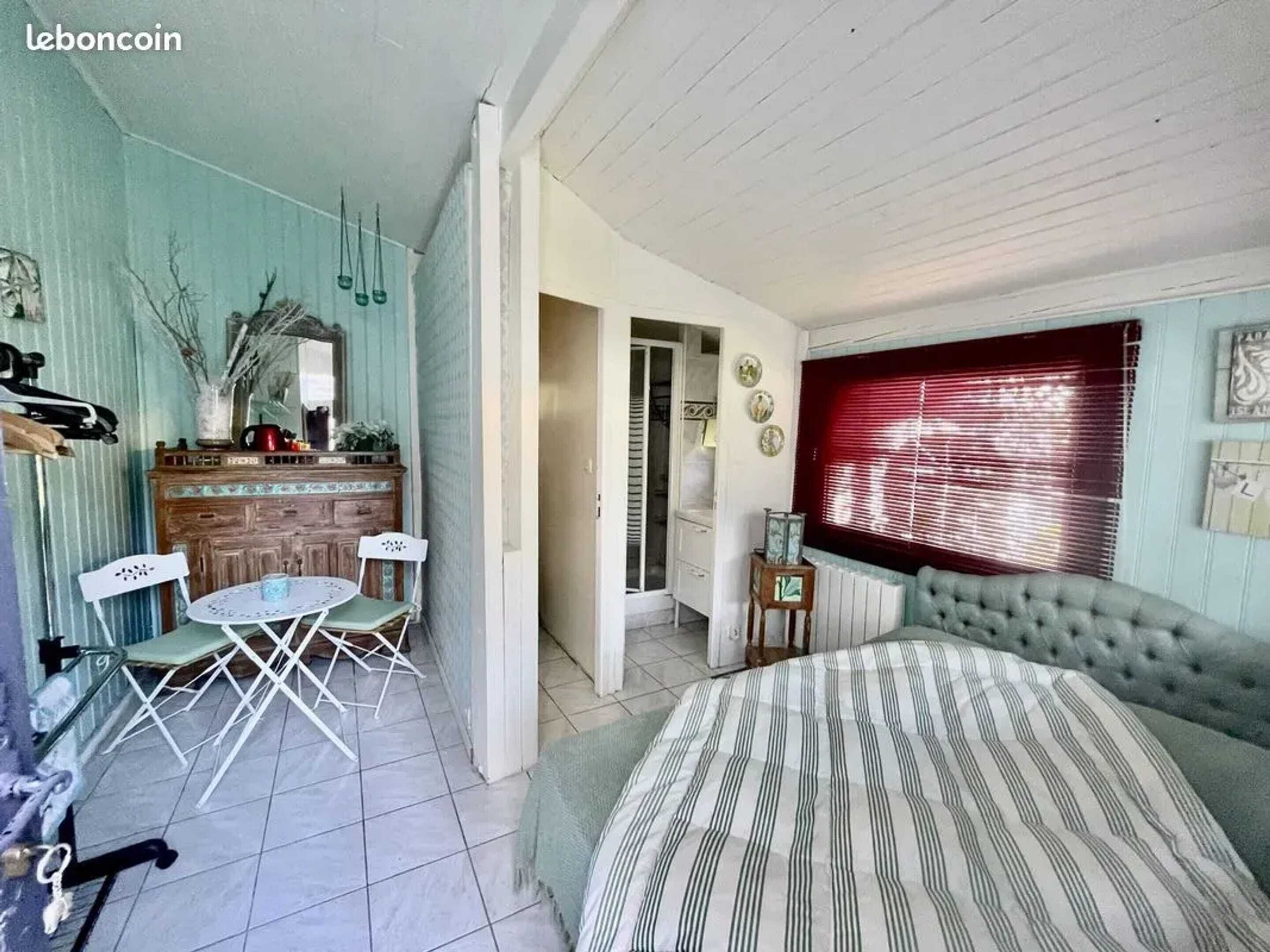 3 chambres, fer et planche à repasser, accès Internet