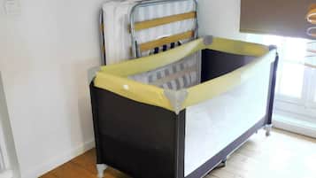 3 bedrooms, iron/ironing board, internet