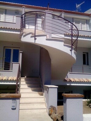 تفاصيل الفندق من الخارج