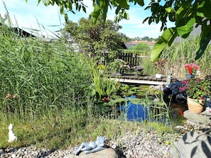 Unclassified image, 2 of 18, button