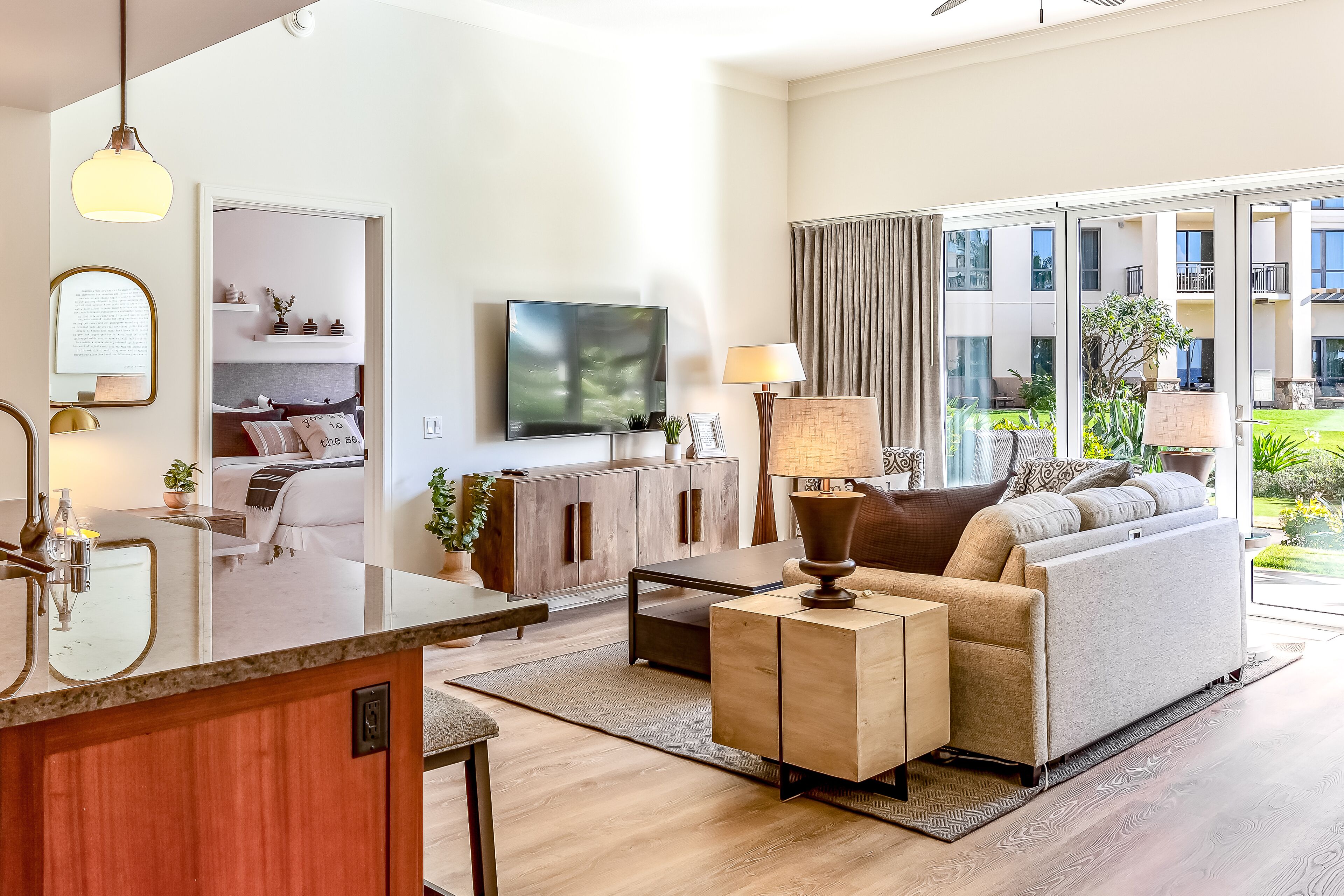 Ground floor condo w/ lanai, shared pools, & hot tub - near beaches & golf