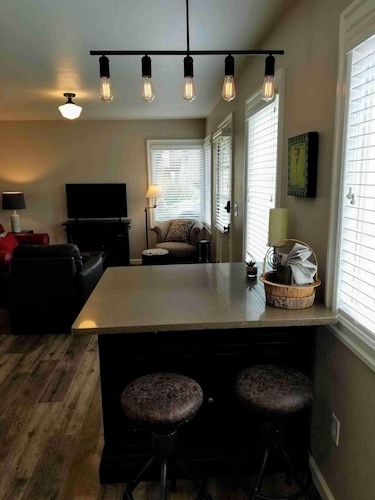 Super clean 2-bedroom in town! Between downtown and MSU.