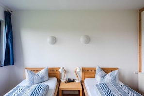 1 quarto, escrivaninha, Wi-Fi, roupa de cama