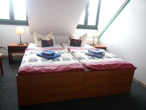 1 bedroom, desk, WiFi, bed sheets