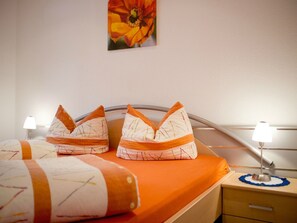 2 bedrooms, WiFi, bed sheets