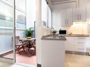 Fridge, microwave, coffee/tea maker, toaster - Tranquility and cultural life in Centro Sevilla 4px (SEVILLA)