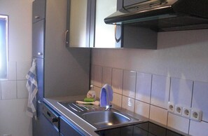 Jääkaappi, uuni, astianpesukone