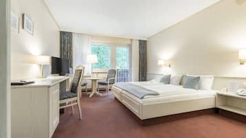 1 bedroom, desk, WiFi, bed sheets