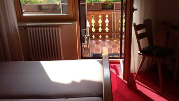 1 bedroom, travel crib, WiFi, bed sheets