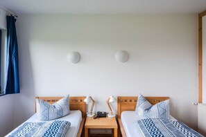 1 室のベッドルーム、デスク、WiFi、ベッドシーツ