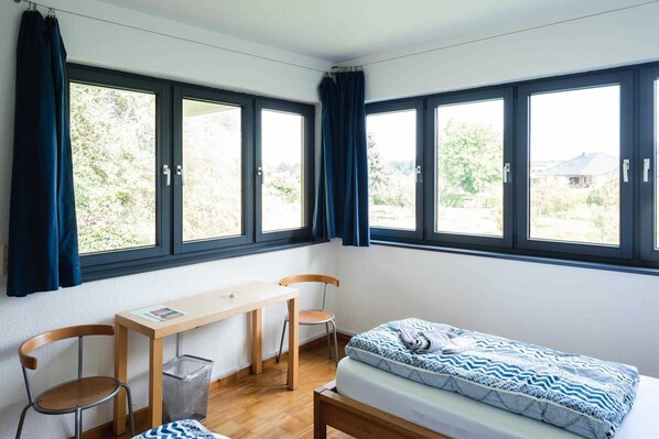 1 bedroom, desk, WiFi, bed sheets