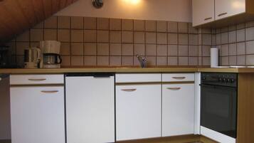 Kühlschrank, Ofen, Wasserkocher, Toaster