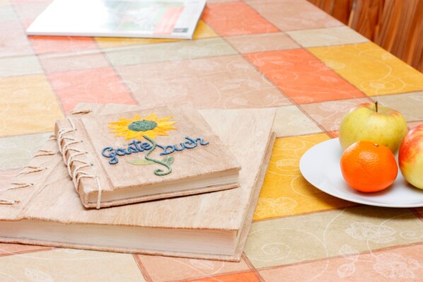 Unclassified image, 1 of 25, button