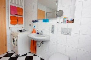 Unclassified image, 2 of 25, button