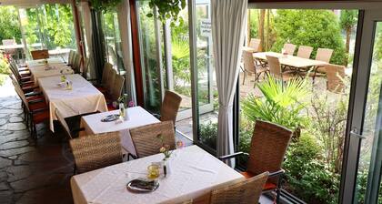 Fünfbettzimmer, Nichtraucher, mit WC und Dusche - Hotel Werneths Landgasthof