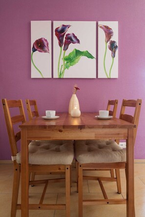 Dining - Two-Bedroom Apartment - North - Pension Sieg (Rust)
