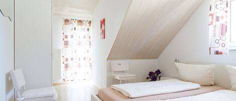 2 室のベッドルーム、WiFi、ベッドシーツ