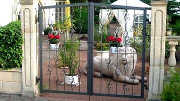 Enceinte de lâhĂ©bergement