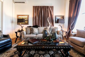 TV, Netflix, streaming services