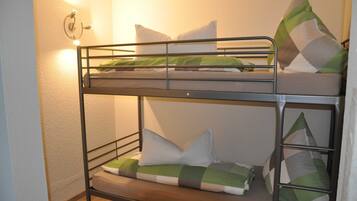 2 bedrooms, bed sheets