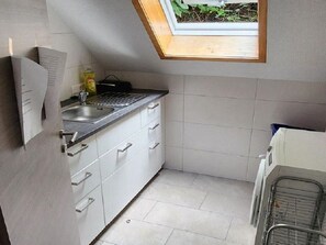 Unclassified image, 2 of 15, button