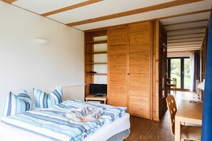 1 chambre, bureau, lit de bébé portatif, Wi-Fi