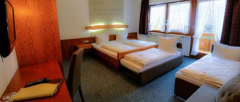 1 bedroom, desk, WiFi, bed sheets
