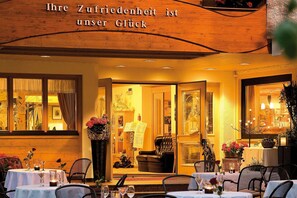Dining - Double room "Zitterklapfen" - Alpenrose - Hotel - Apartments (Rehmen)