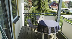 Outdoor dining - Fewo S-South L 4, 43 m², max. 2 pers. - Cottage Lochar (Bad Dürrheim)