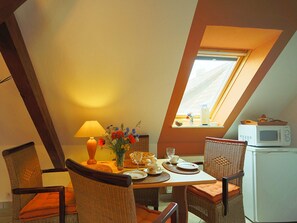 Unclassified image, 5 of 13, button