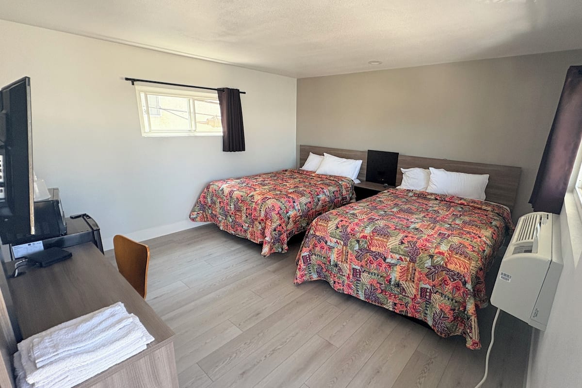Queen Room | 1 bedroom, laptop workspace, free WiFi, wheelchair access