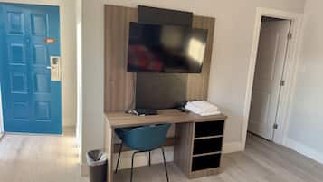 King Room | Living area | Flat-screen TV